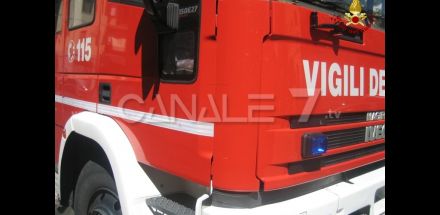 Vegetazione in fiamme in localit&agrave; Gradone per autocombustione