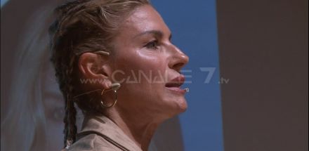 Martina Colombari a Monopoli chiude la rassegna "InDipendentemente"