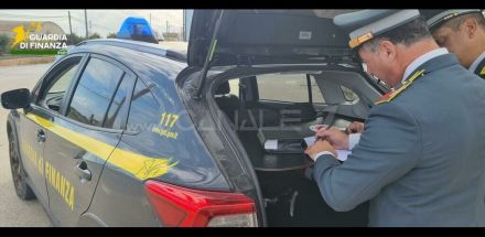 Lavoratori in nero in un lido a Monopoli scoperti dalla Guardia di Finanza